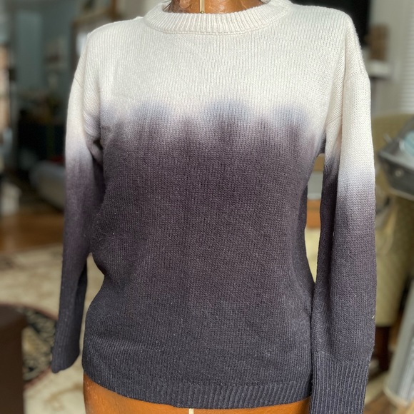 Vera Wang ombré sweater XS - Picture 6 of 6